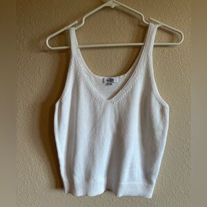 525 Lightweight Sweater Tank Size S